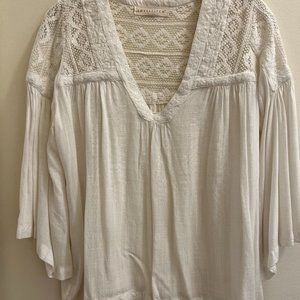 LoveStitch Size M Cream Lacey 3/4 Length Sleeve Gauze Top